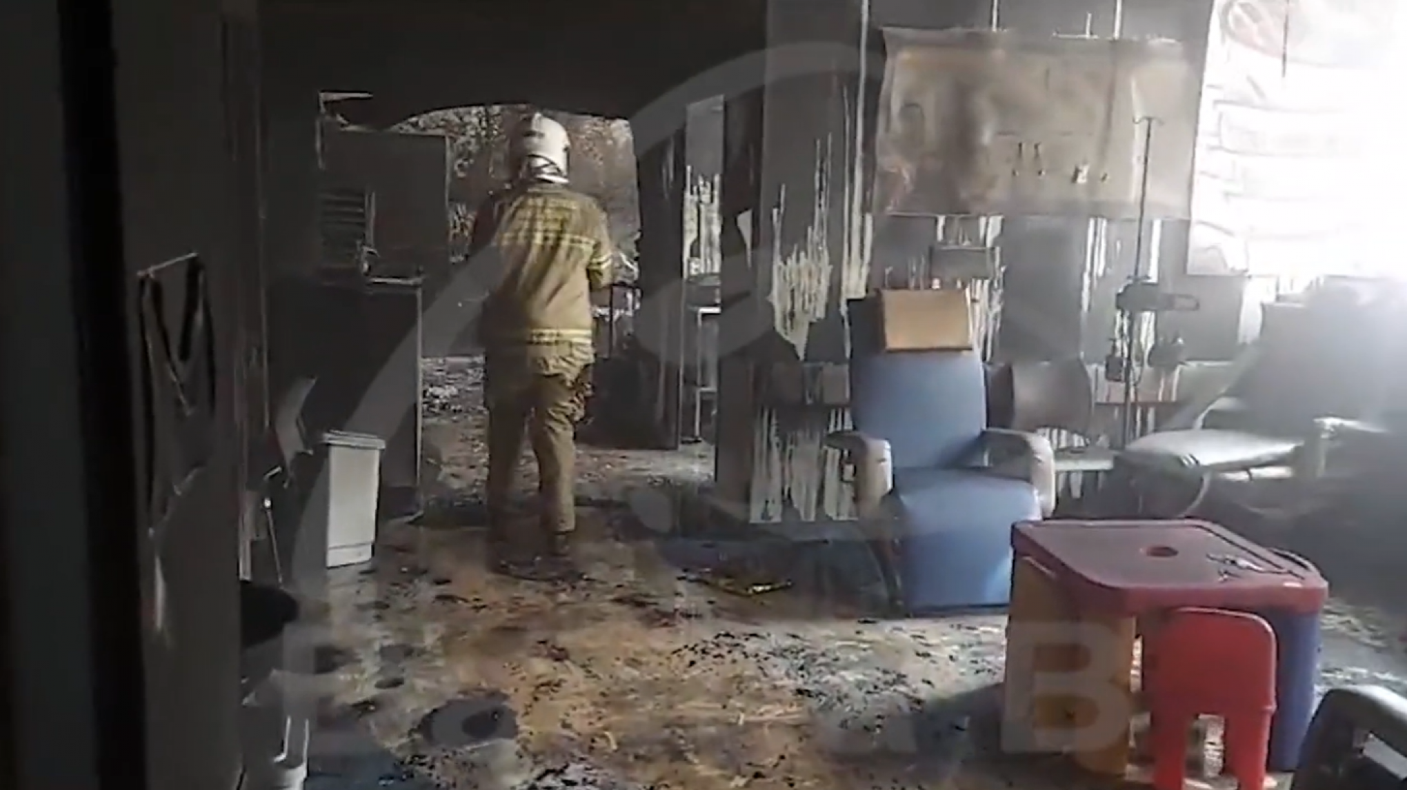 Vídeo mostra área afetada após explosão seguida de incêndio atingir hospital