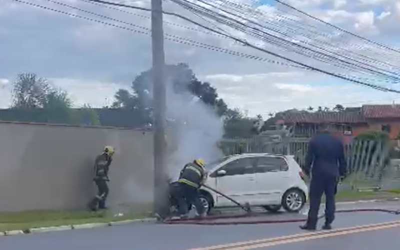 Motorista foge após bater carro em poste e parte de Novo Hamburgo fica sem energia elétrica | Jornal NH