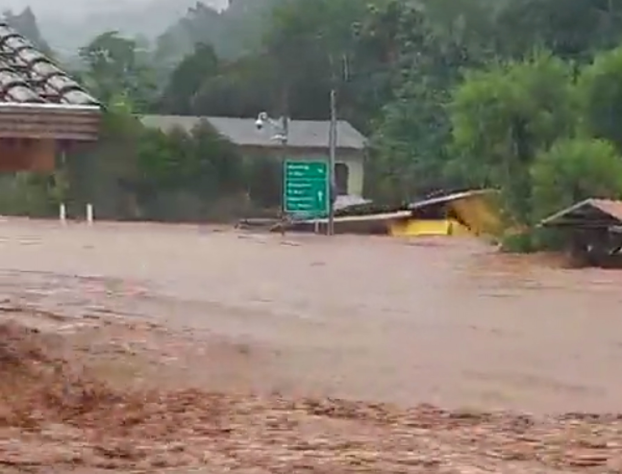 CICLONE EXTRATROPICAL: Chuvas causam estragos no Norte do Rio Grande do Sul