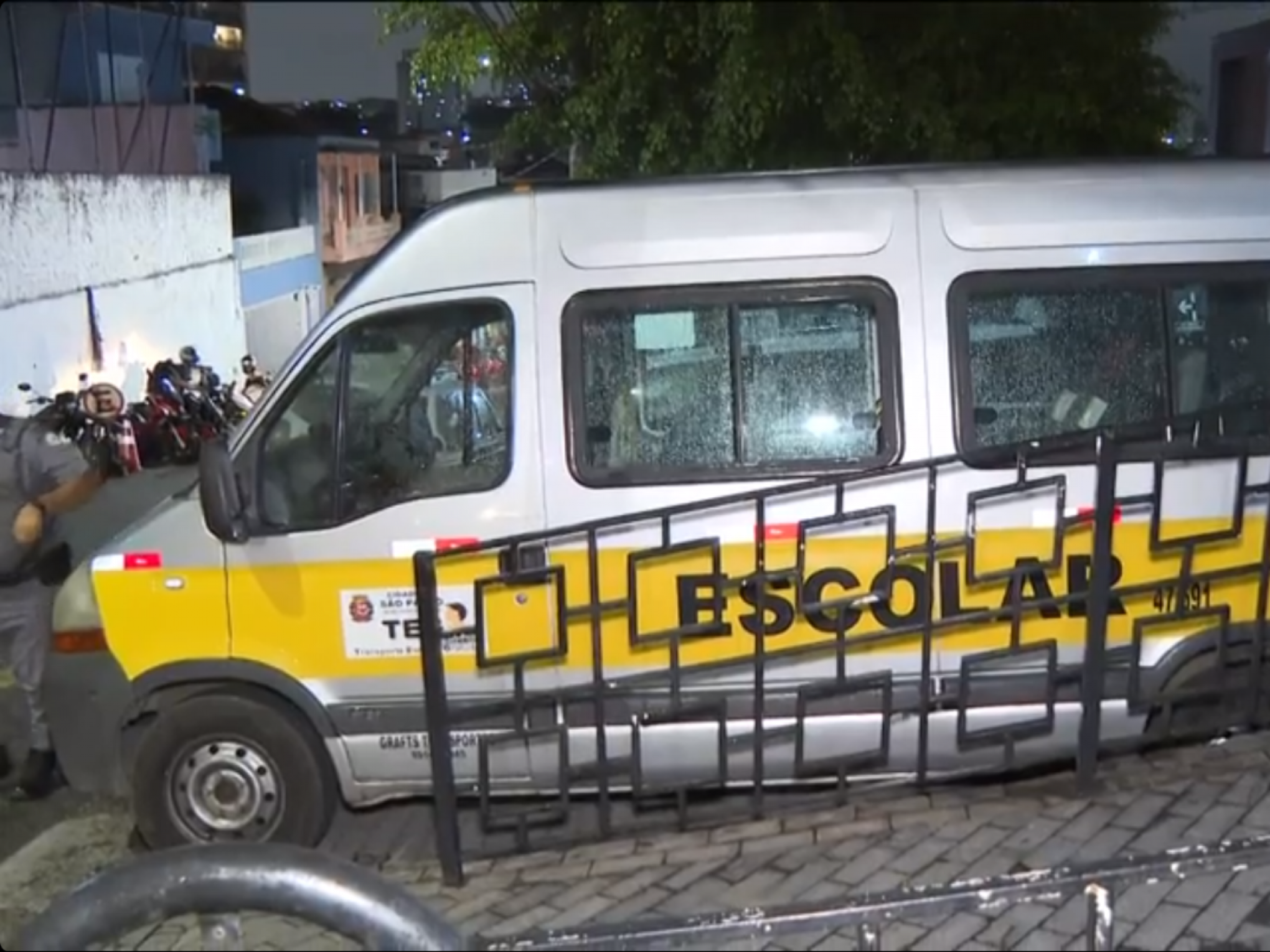 Menino de dois anos morre ao ser esquecido em van por motorista de transporte escolar