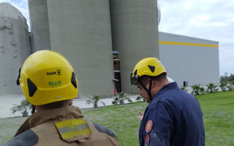 Trabalhadores ficam feridos apÃ³s explosÃ£o em fÃ¡brica da regiÃ£o