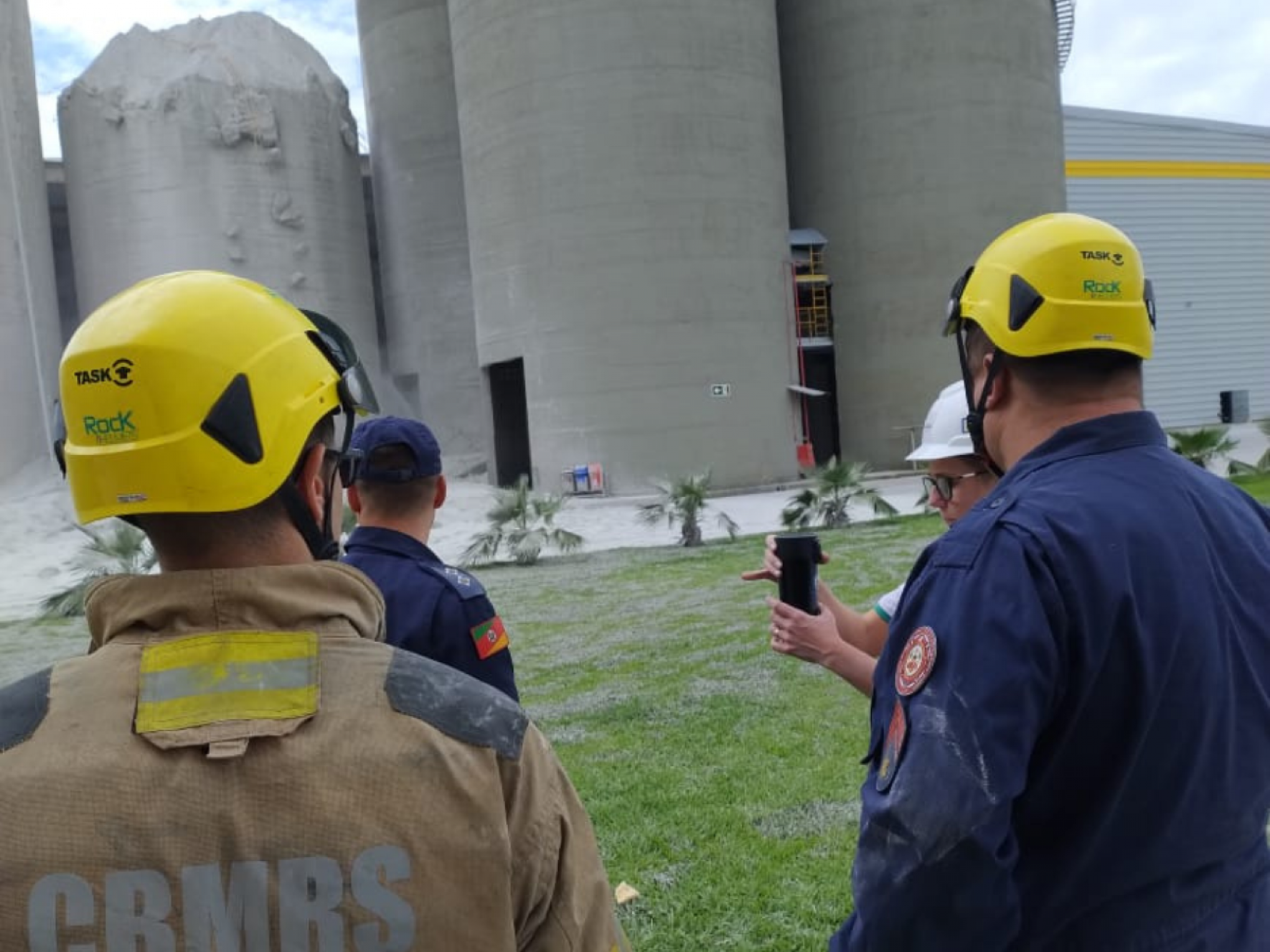 VÍDEO: Trabalhadores ficam feridos após explosão em fábrica da região