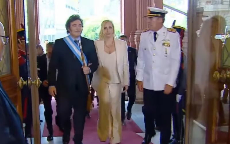 Javier Milei e Karina Milei na cerimônia de posse na Argentina | abc+