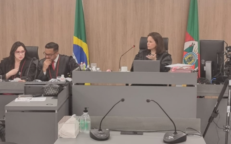 Mãe e filho são condenados pela morte de família durante briga de trânsito em Porto Alegre | Jornal NH