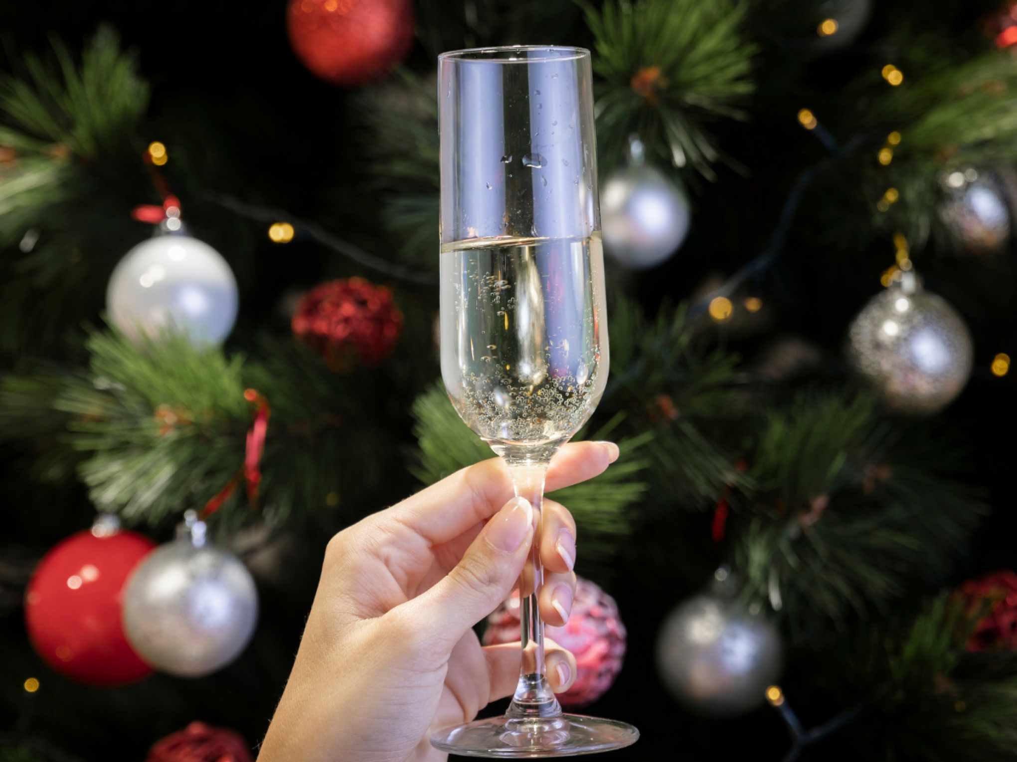 No Natal, é melhor servir vinho ou espumante?