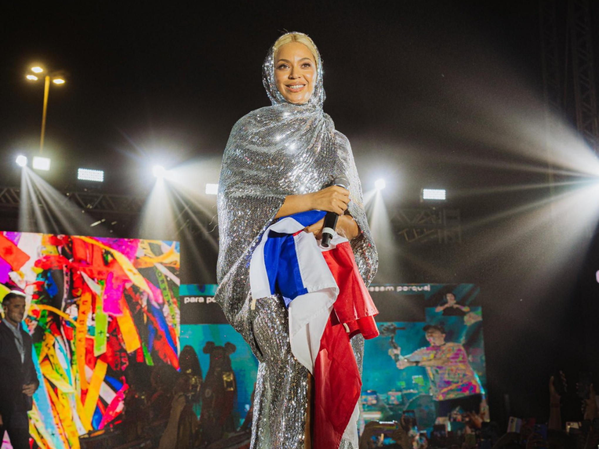 Show de Beyoncé em Londres tem menção a fã brasileiro: "A Bahia está na casa!"