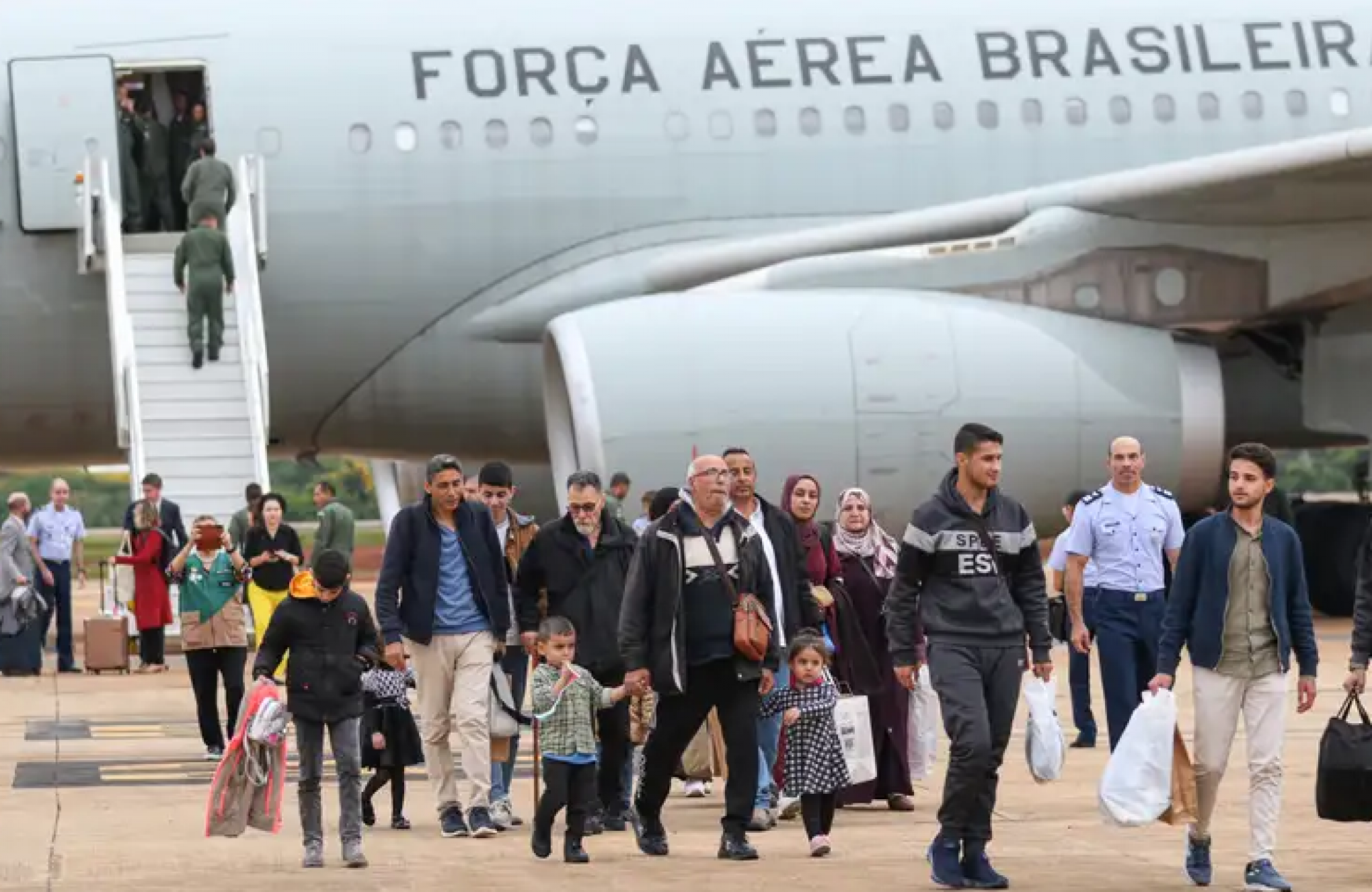 Terceiro grupo de repatriados vindos de Gaza chega ao Brasil