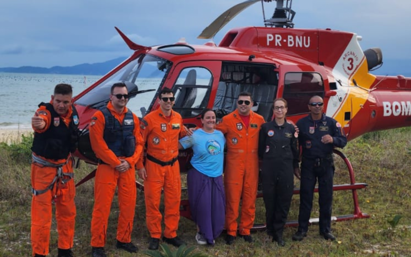 VÍDEO: Mulher cai de parapente e é resgatada por helicóptero na véspera de Natal | abc+