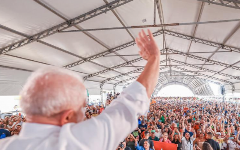 Presidente Lula em cerimônia de lançamento de conjunto habitacional | abc+