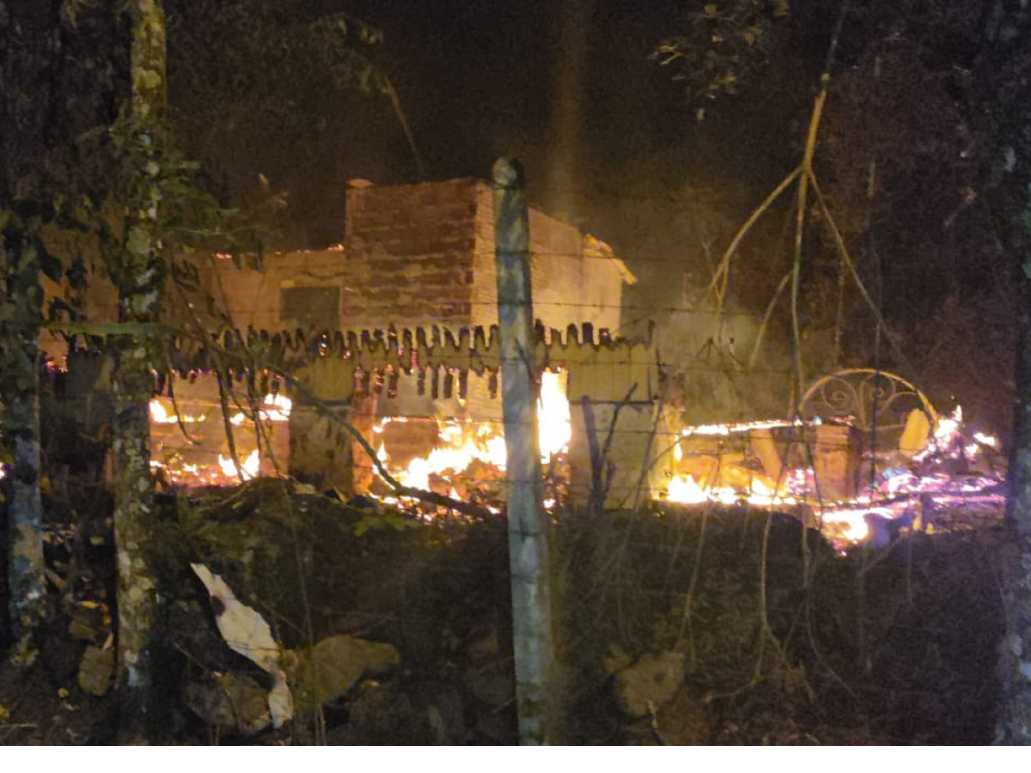 INCÊNDIO: Casa é consumida pelo fogo em Nova Petrópolis