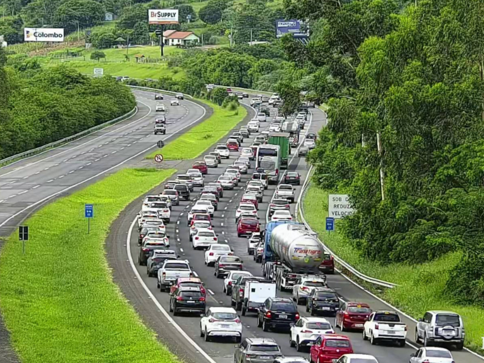 TRÂNSITO: Mais de 20 mil veículos já passaram pela free way no sentido capital; confira movimento