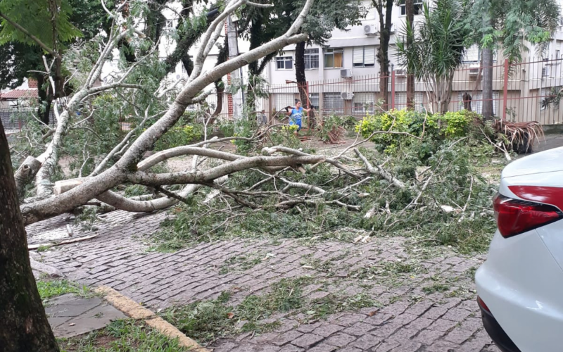 Estragos em Porto Alegre