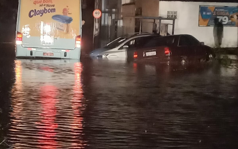 TEMPORAL EM CACHOEIRINHA