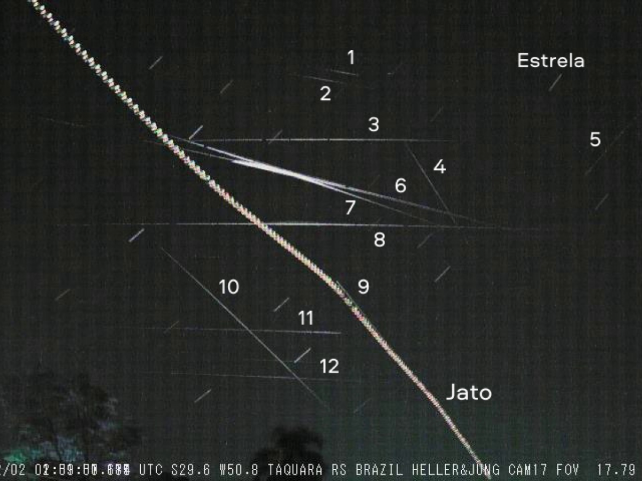 Vídeo flagra mais de 10 pontos brilhantes se mexendo no céu do RS; entenda o que são