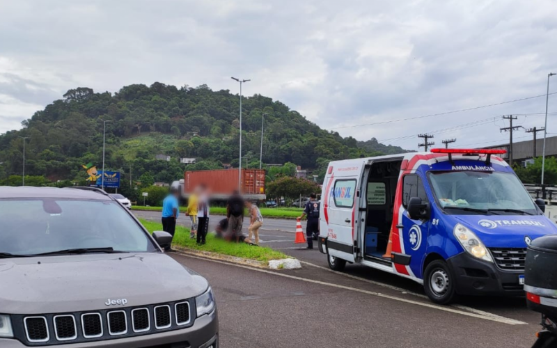 TRÂNSITO: Acidente é registrado e vítima é socorrida em Novo Hamburgo | abc+