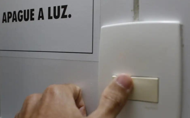 Conta de luz vai ter aumento acima da inflação no Brasil; entenda | abc+