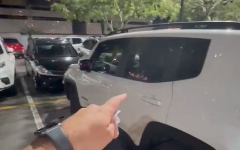 SUV foi arrombado dentro do estacionamento do Bourbon de Novo Hamburgo | abc+