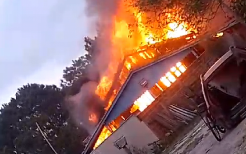 Cinco homens foram mortos e casa foi incendiada em Cidreira