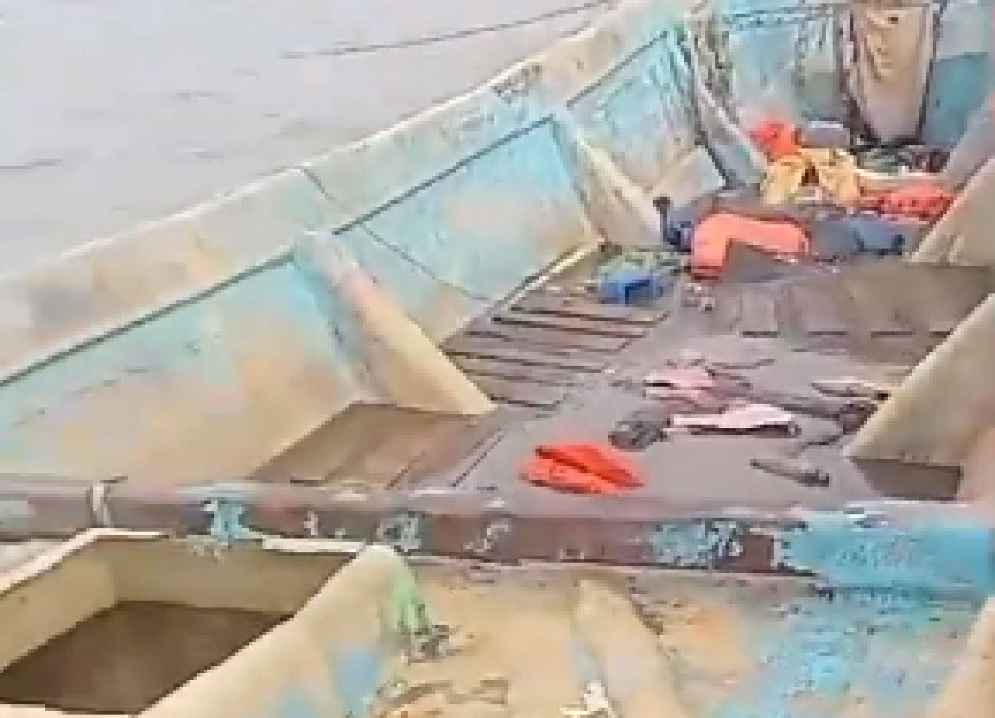 PF e Marinha iniciam resgate de embarcação achada com corpos em decomposição no Pará