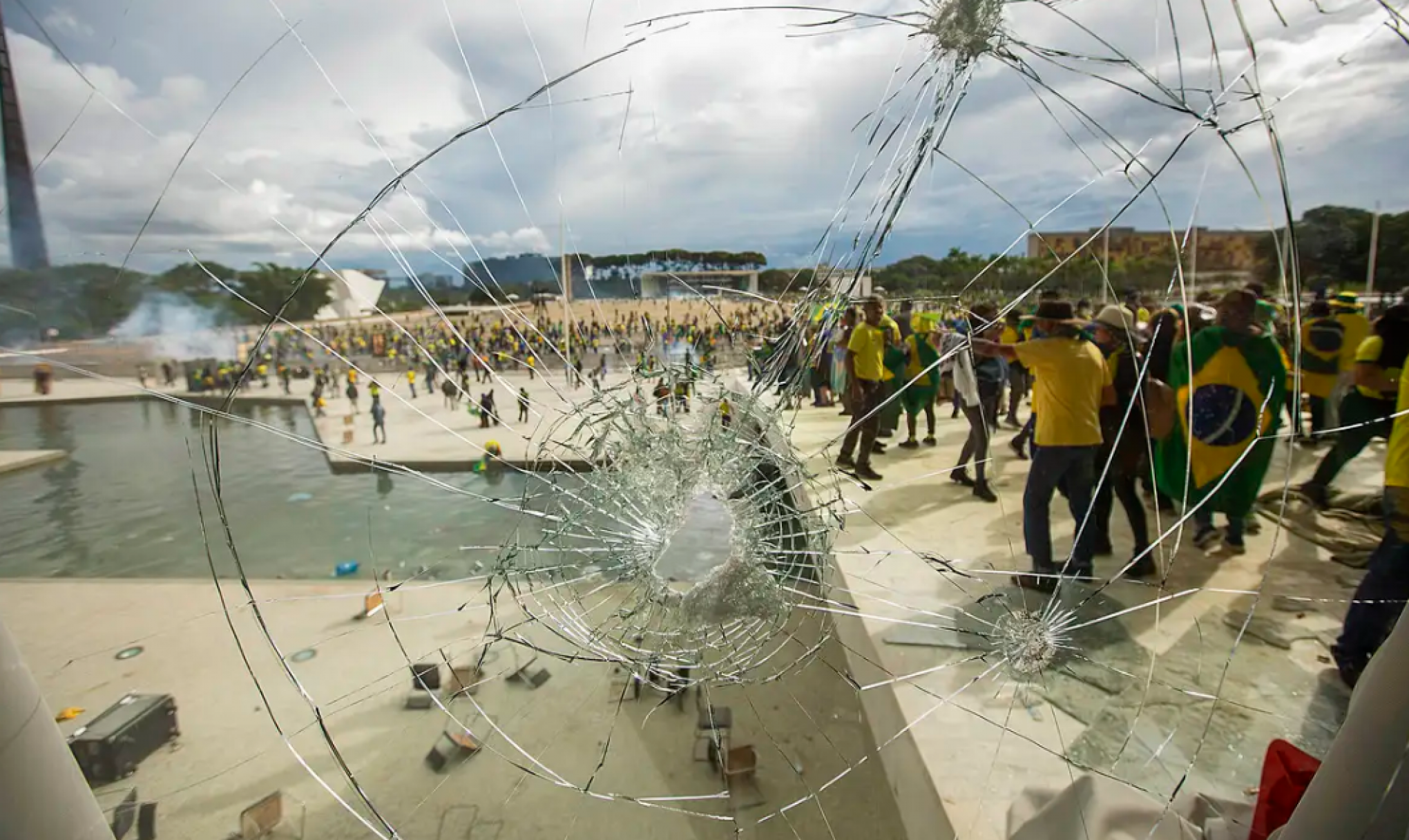 8 DE JANEIRO: Mais de 80 pessoas continuam presas por atos golpistas, aponta relatório