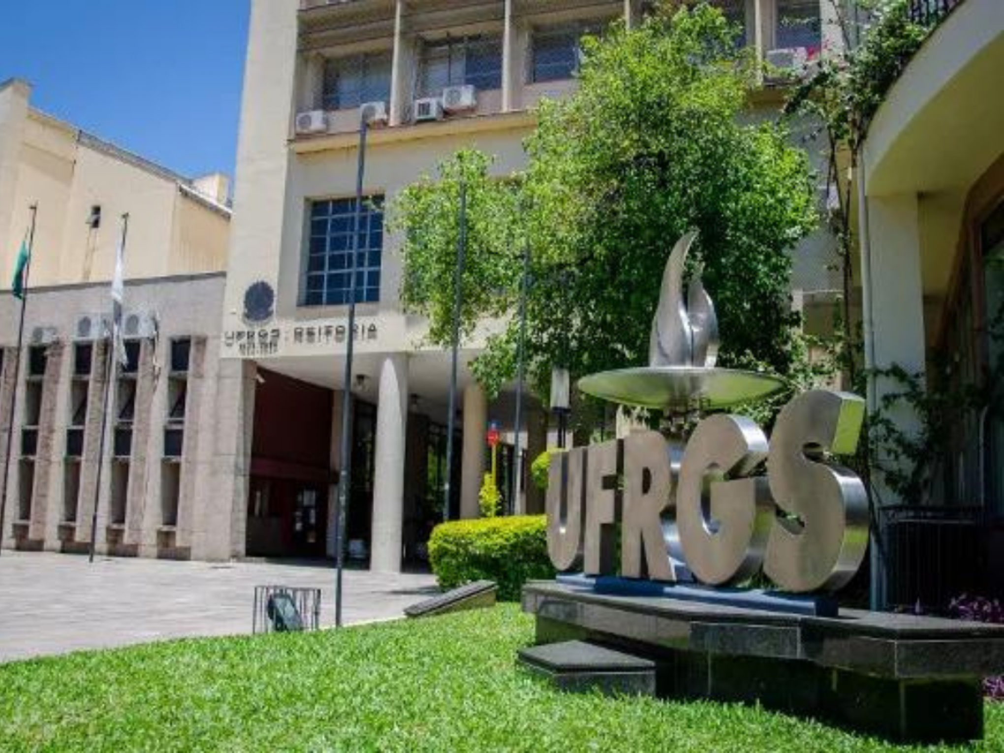 Ufrgs fica no topo entre as universidades federais brasileiras após revisão de cálculo do Inep