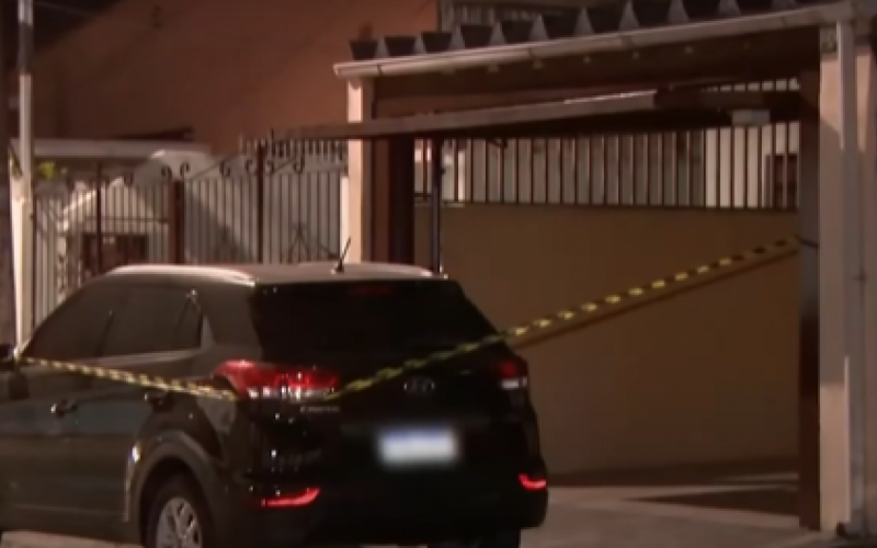 Adolescente de 16 anos é investigado por morte de pai, mãe e irmã em São Paulo | abc+