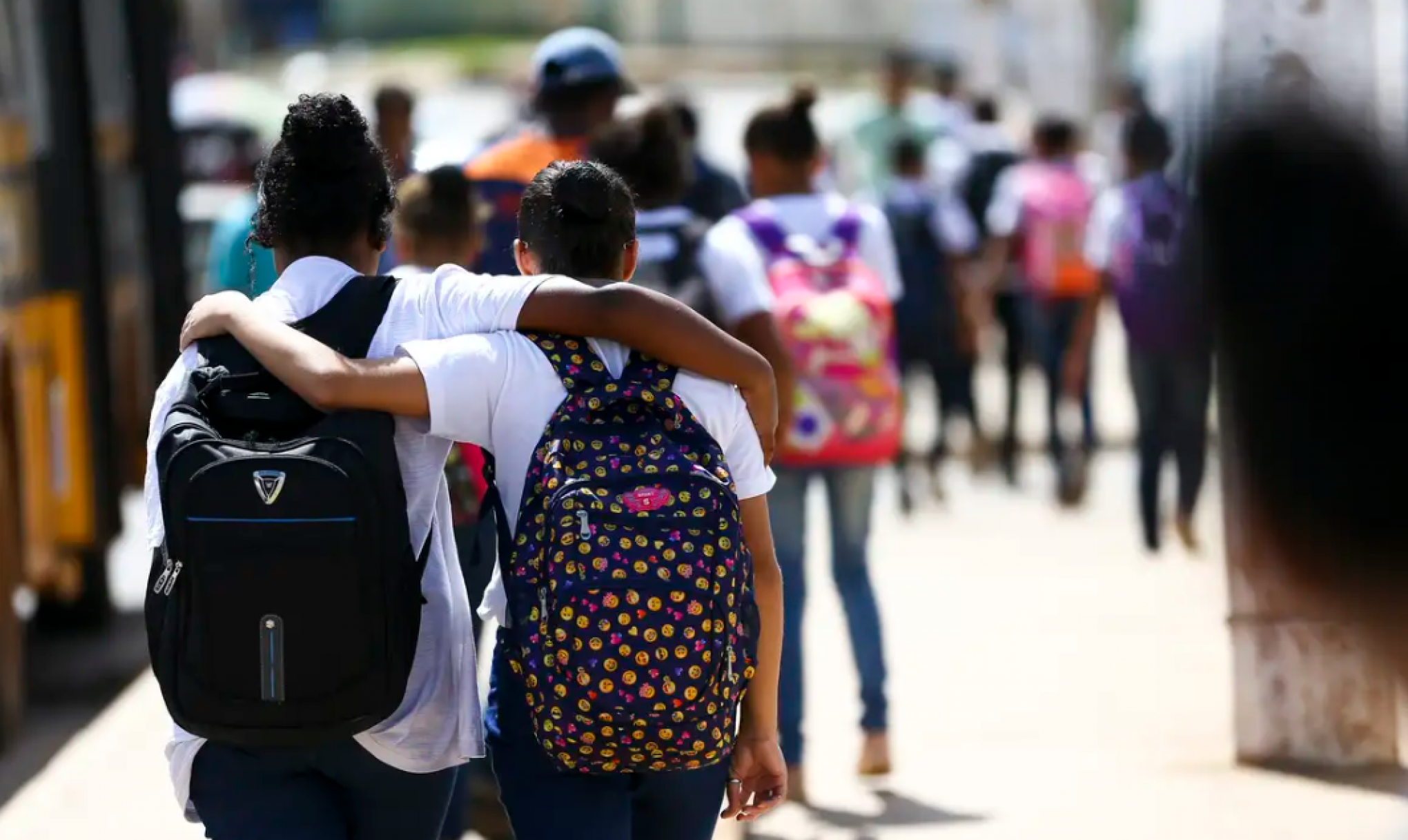 Especialistas ressaltam que ter amizades é importante desde a infância