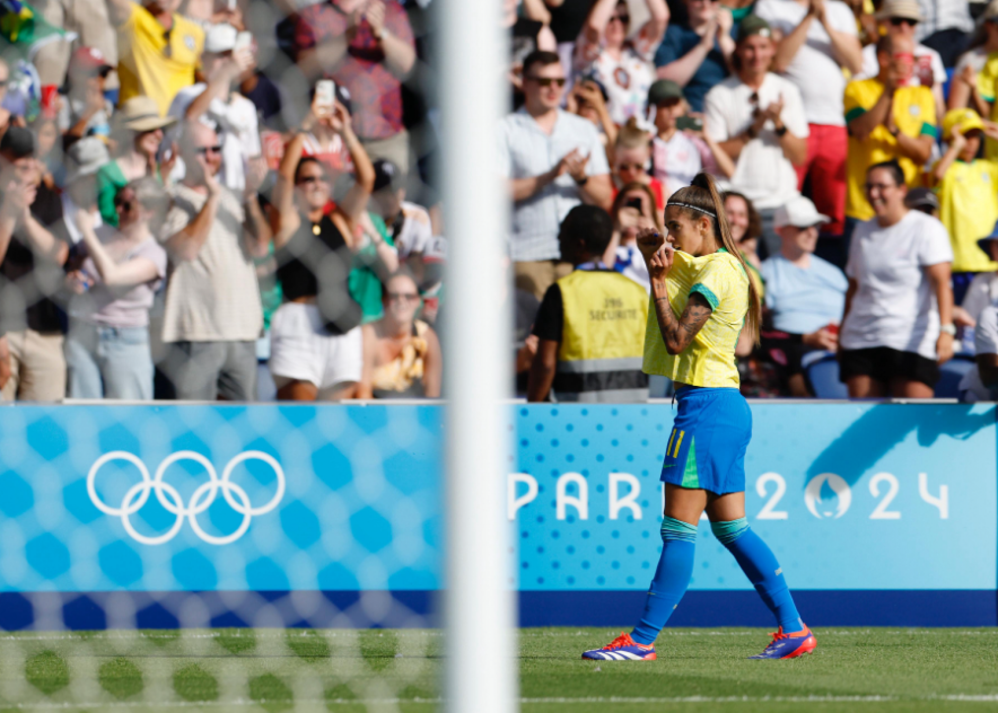 Meninas entram em campo novamente nesta quarta-feira para defender o Brasil | abc+