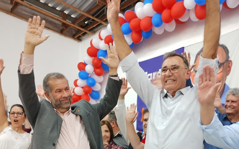 Tarcísio Zimmermann ao lado de Carlos Lupi, presidente nacional do PDT  | abc+