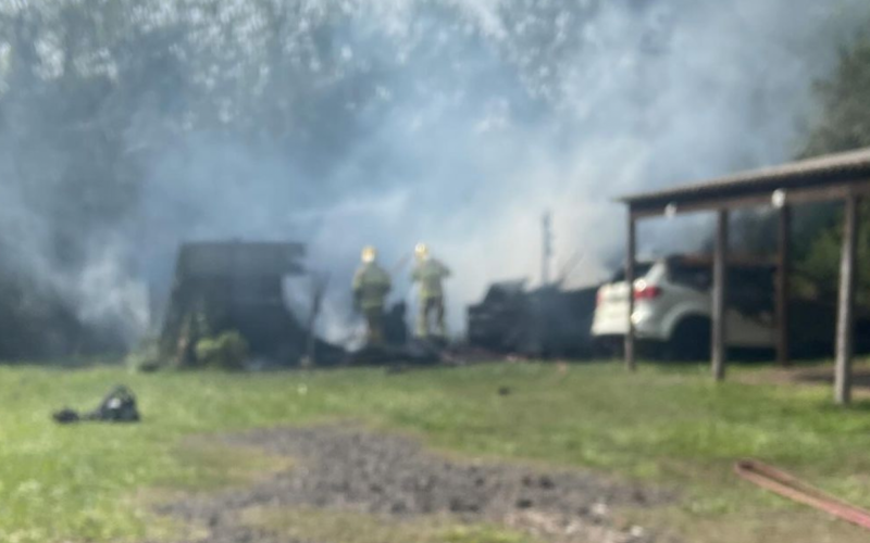 Incêndio destruiu casa no bairro Santo Afonso nesta quinta-feira (15)