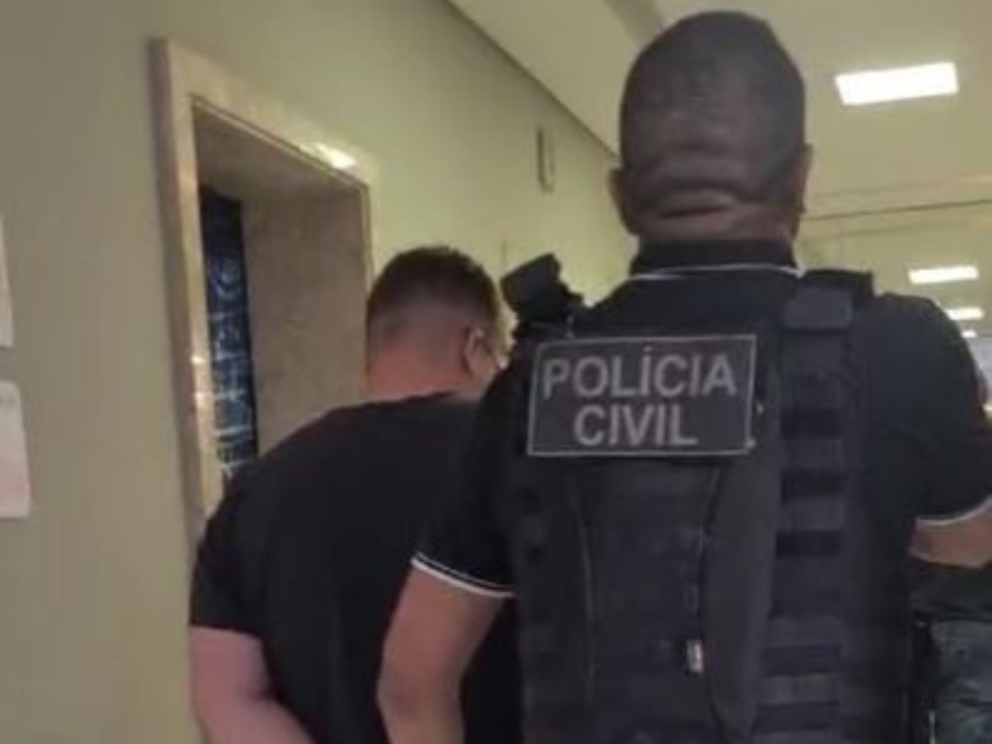 Suspeitos de aplicar aplicar golpe em doações de água ao RS são presos