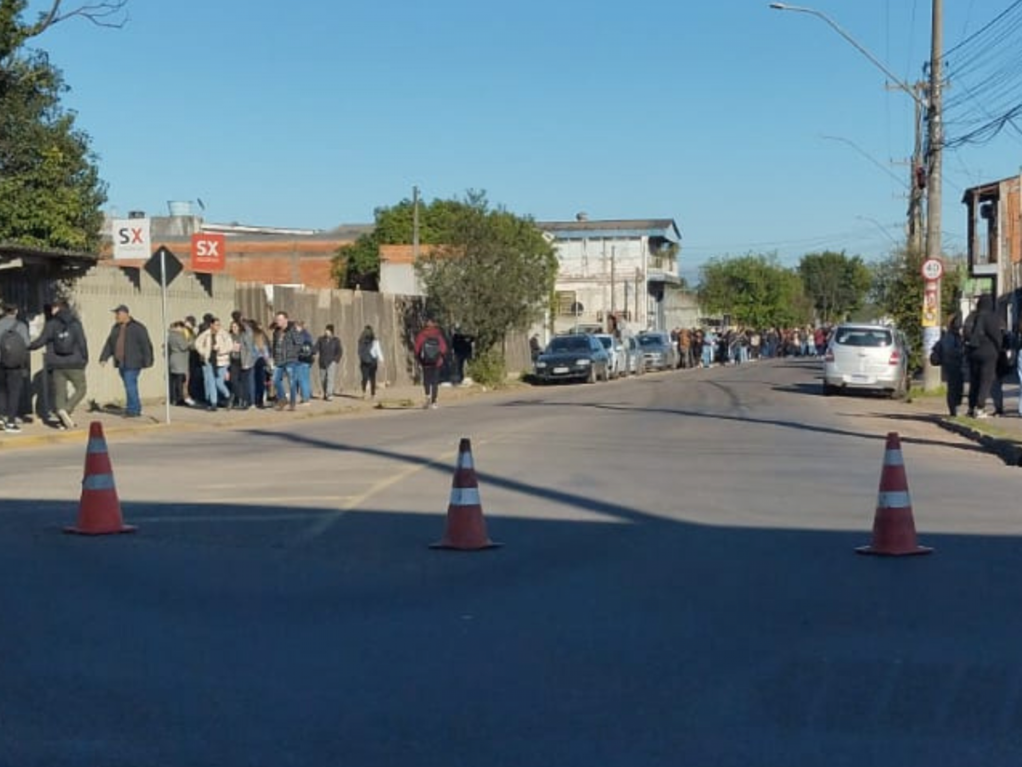 Bloqueio de rua causou alteração no trânsito em Novo Hamburgo