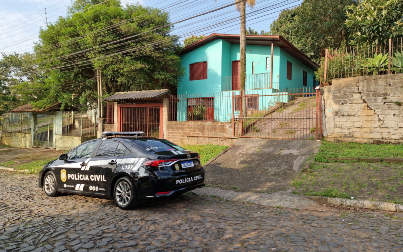 Homem foi encontrado morto em casa no início da tarde desta quarta-feira | abc+
