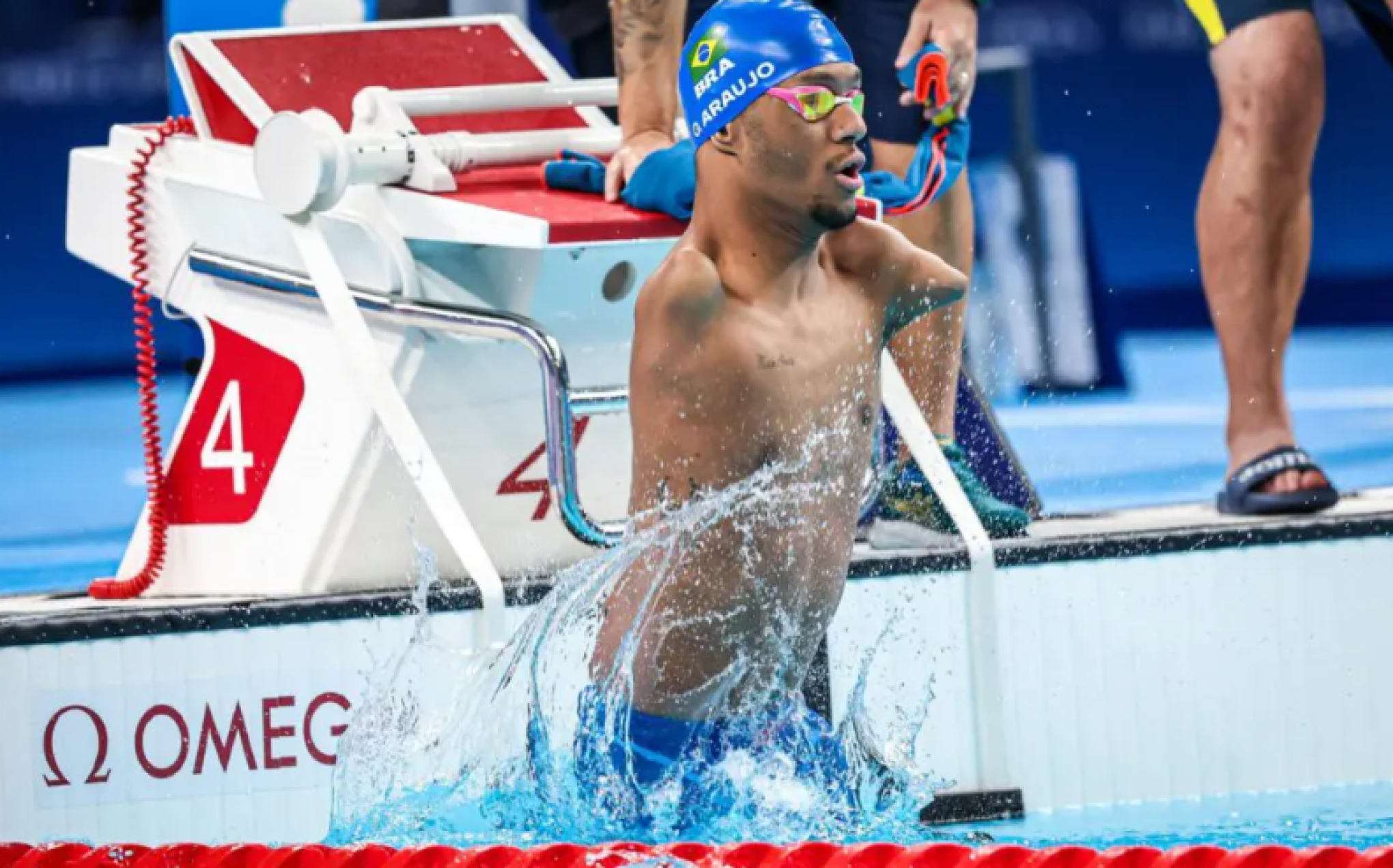 Gabriel Araújo fez o melhor tempo nos 100m costas na classe S2 e está na final em Paris | abc+