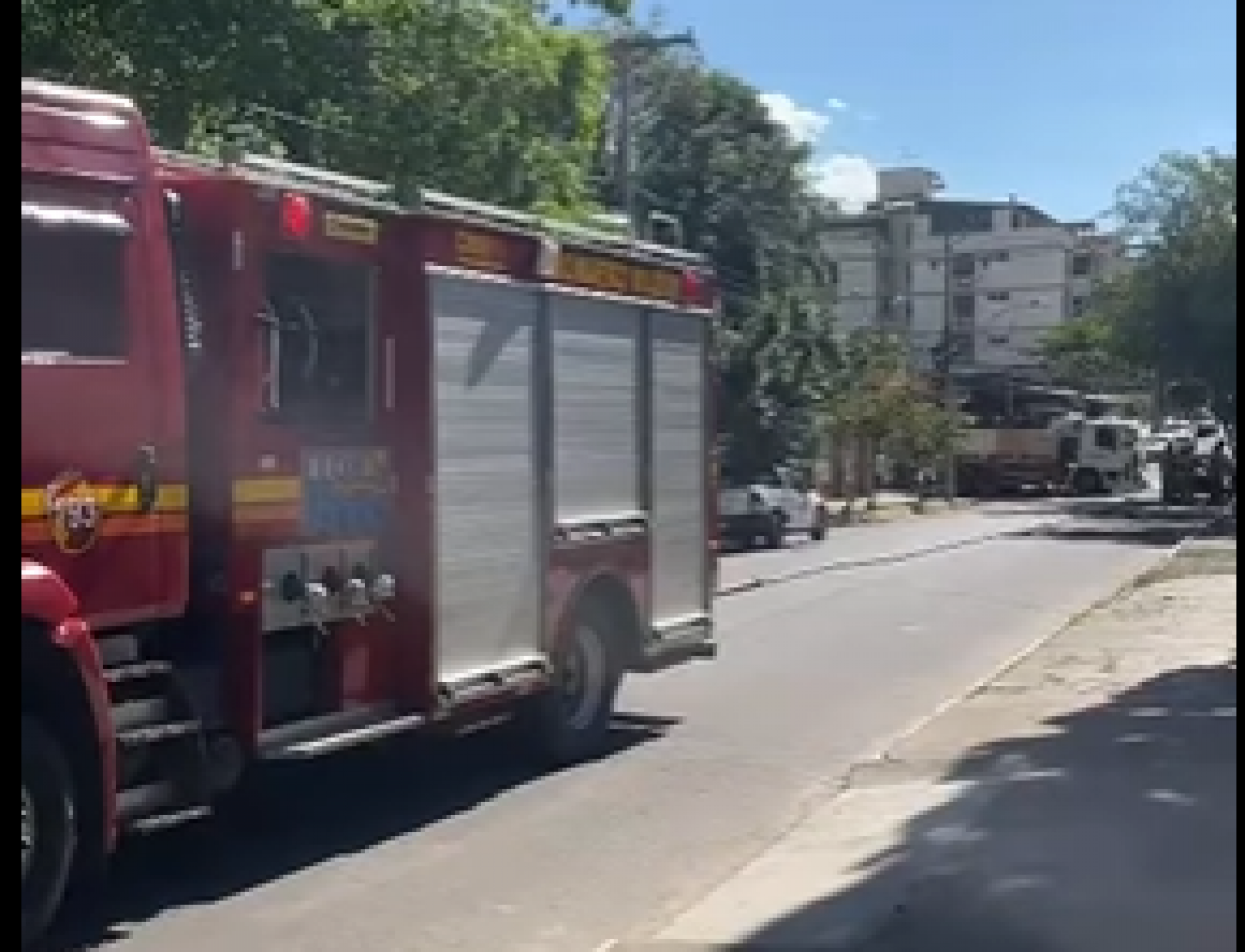 Rompimento de tubulação de gás mobiliza Bombeiros e isola ruas do Centro