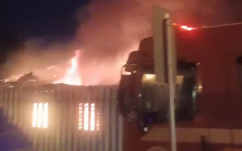 Bombeiros controlam incêndio em escola de Gravataí; ao menos 5 salas de aula foram atingidas | abc+