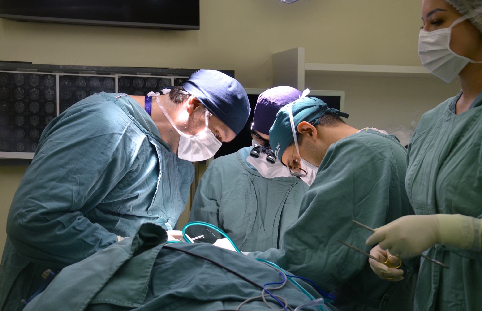 VÍDEO: Tumor cerebral é retirado por olho de paciente em hospital do RS; conheça método oferecido pelo SUS