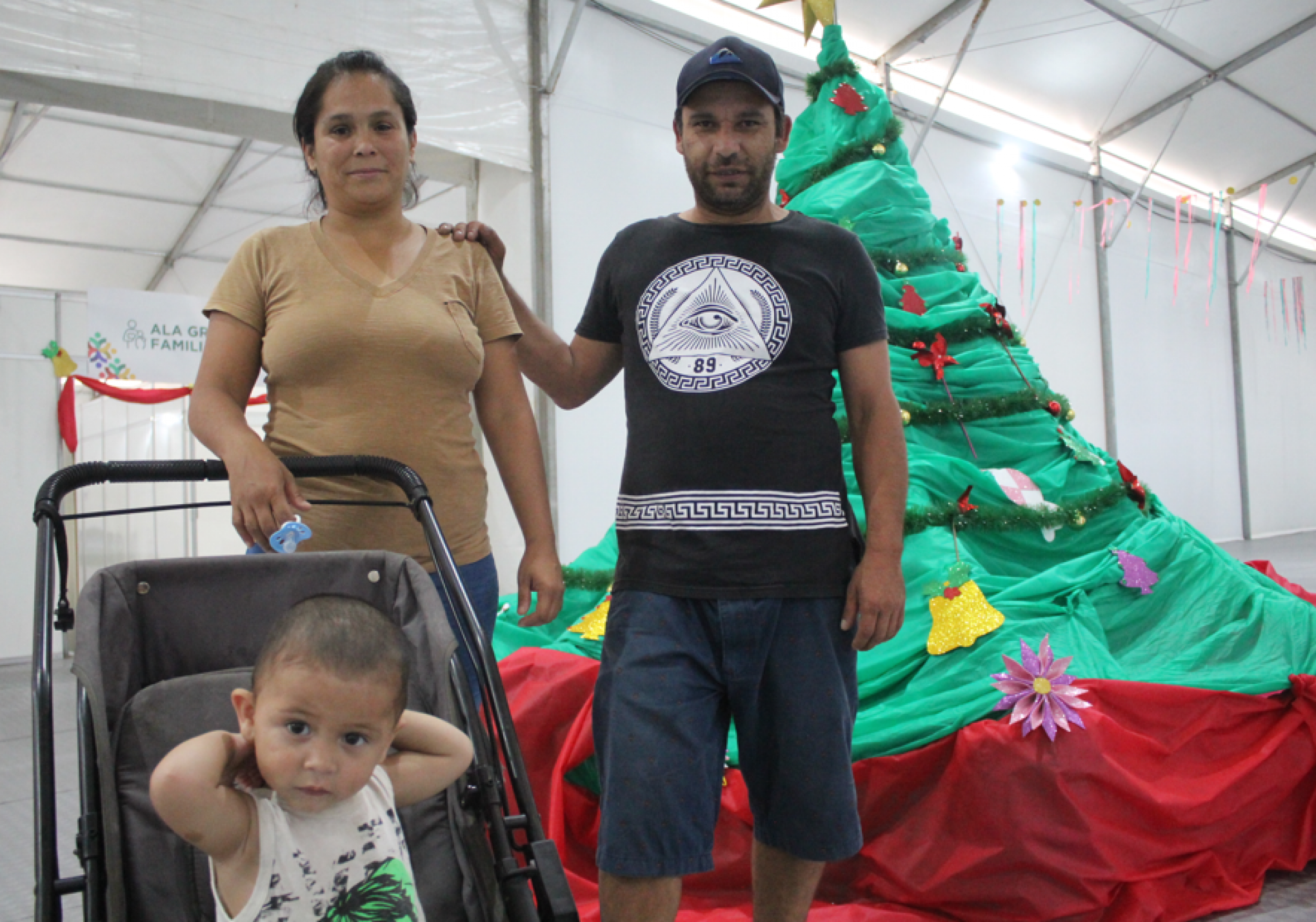 Famílias que permanecem acolhidas devido às cheias organizam ceia de Natal, em Canoas