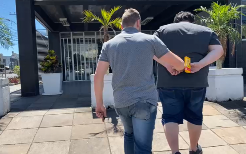 Padrasto acabou preso, na manhã desta quinta-feira (26), em Canoas