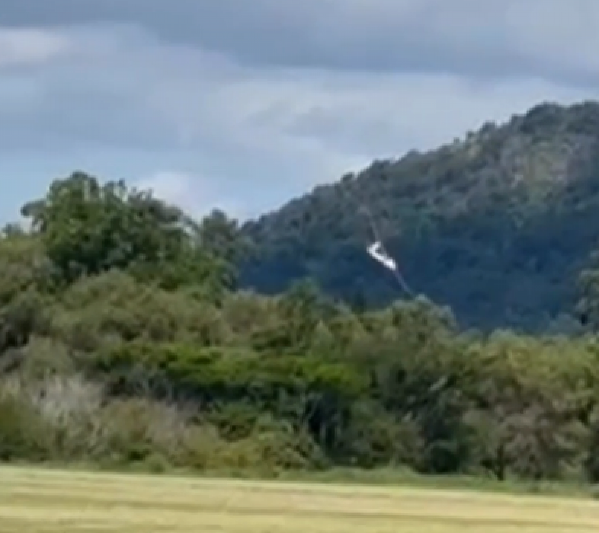 Vídeo mostra momento em que aeronave cai em Montenegro