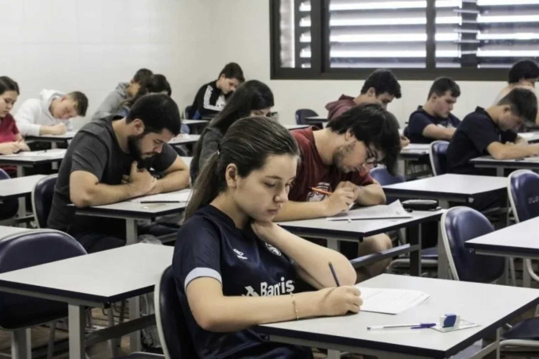 Enem 2024: Apenas 12 redações alcançam a nota máxima no Brasil; saiba de onde são os estudantes