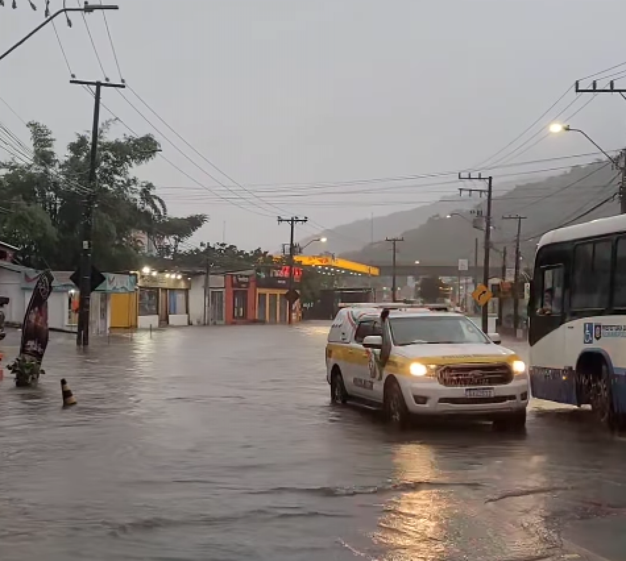 CHUVA EM SC: Florianópolis decreta situação de emergência; acumulados ultrapassam 350 mm