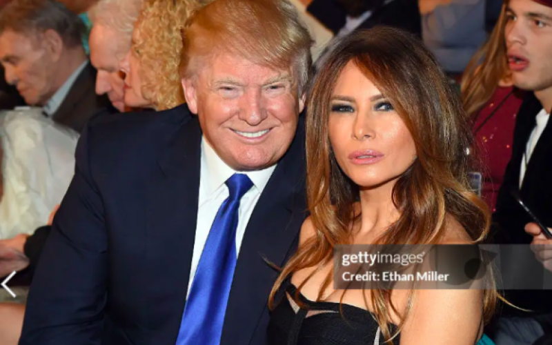 Captura de tela do site da Getty Images com a foto original que foi usada no post verificado pelo Comprova mostra Trump e Melania em evento em 2015, e não em sua posse. | abc+