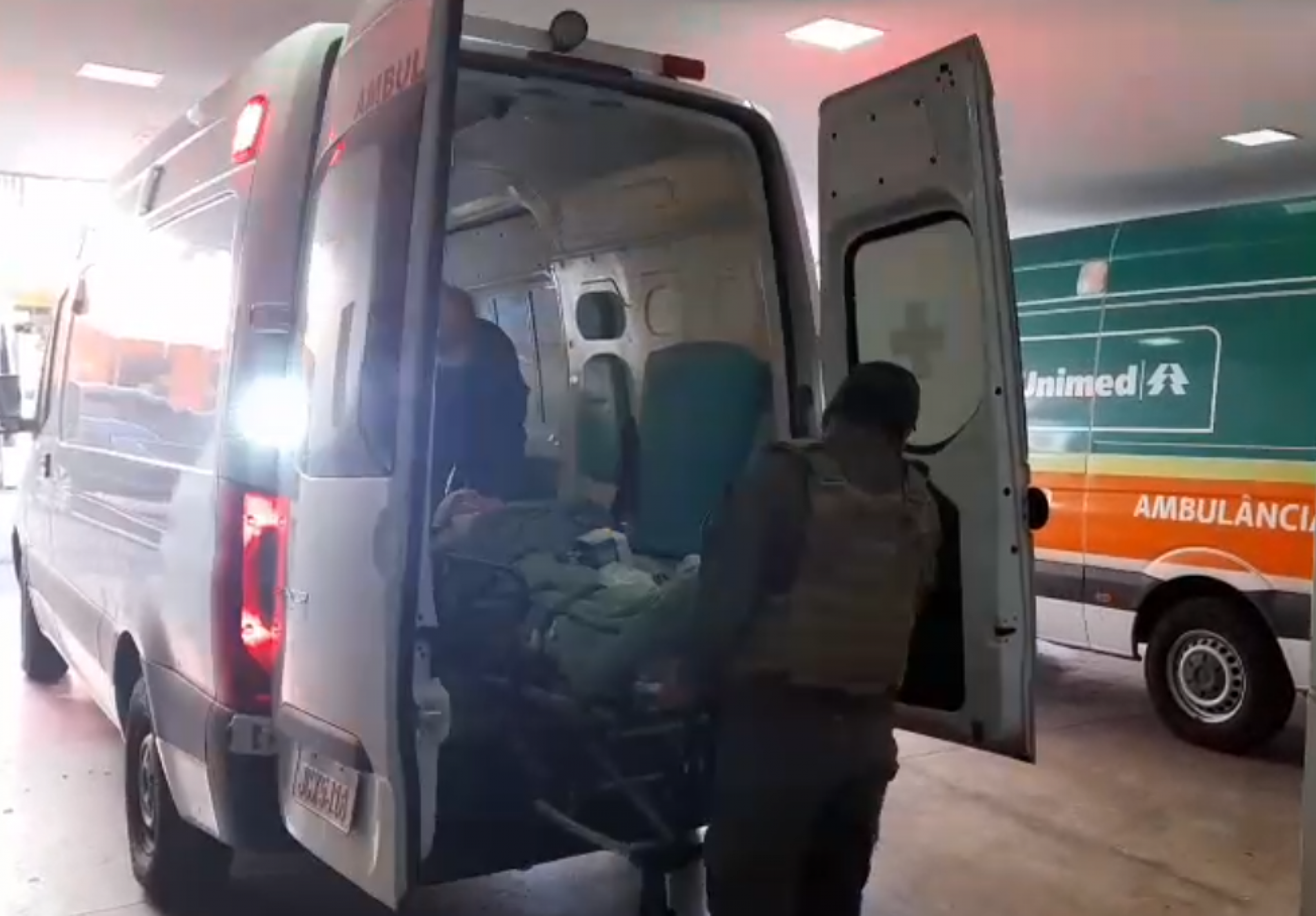 VÍDEO: Duas professoras que estavam em ônibus que despencou no interior do RS estão hospitalizadas
