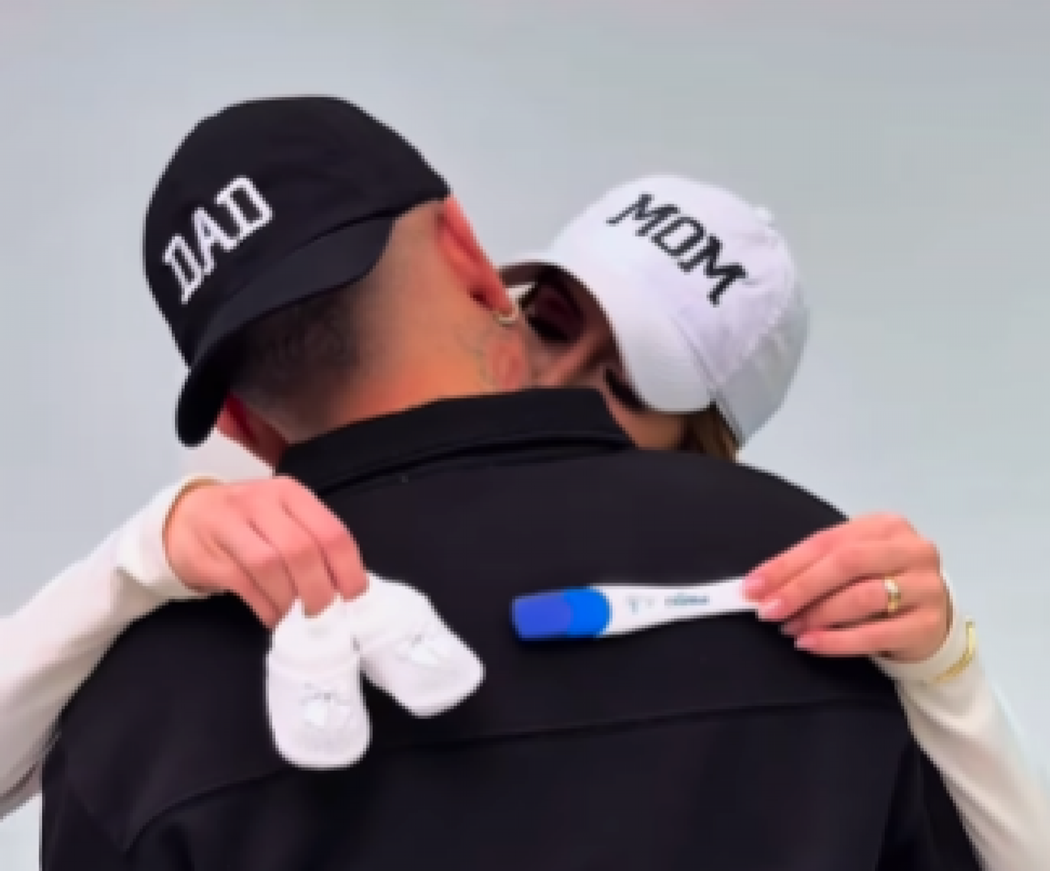 MC Guimê anuncia gravidez da noiva: "Nosso maior sonho"