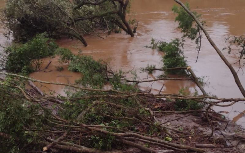 Rio Caí marcava 7 metros às 10h dessa manhã. Foto tirada em torno de 9h. | abc+