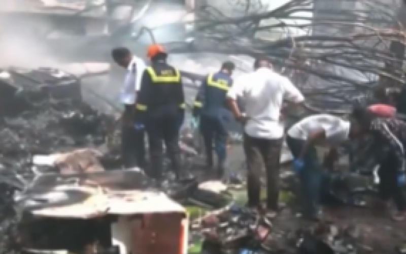 Mais de 100 mortes são confirmadas após queda de avião; corpos são retirados dos destroços | abc+