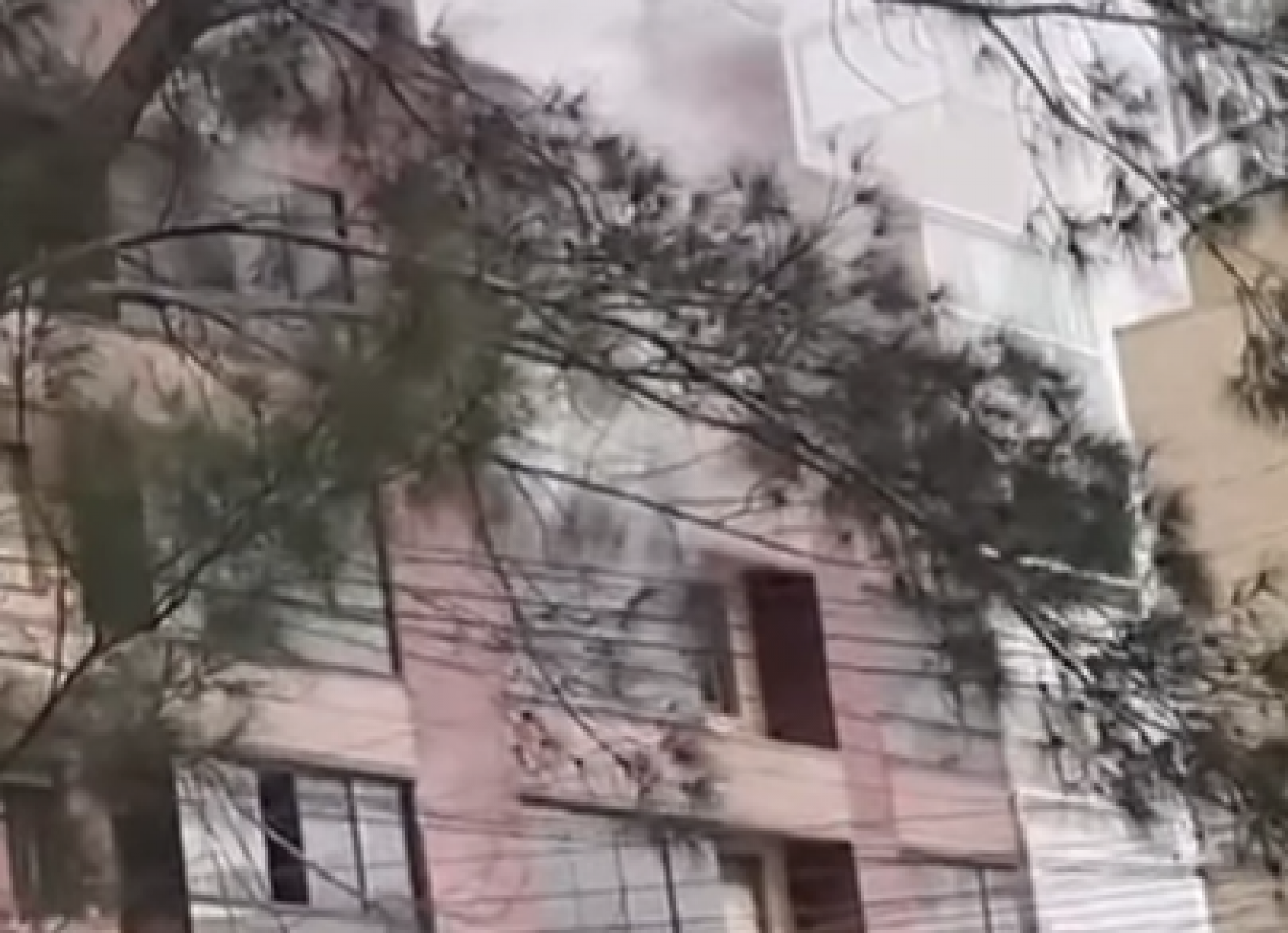 VÍDEO: Incêndio atinge apartamento e assusta moradores no litoral norte