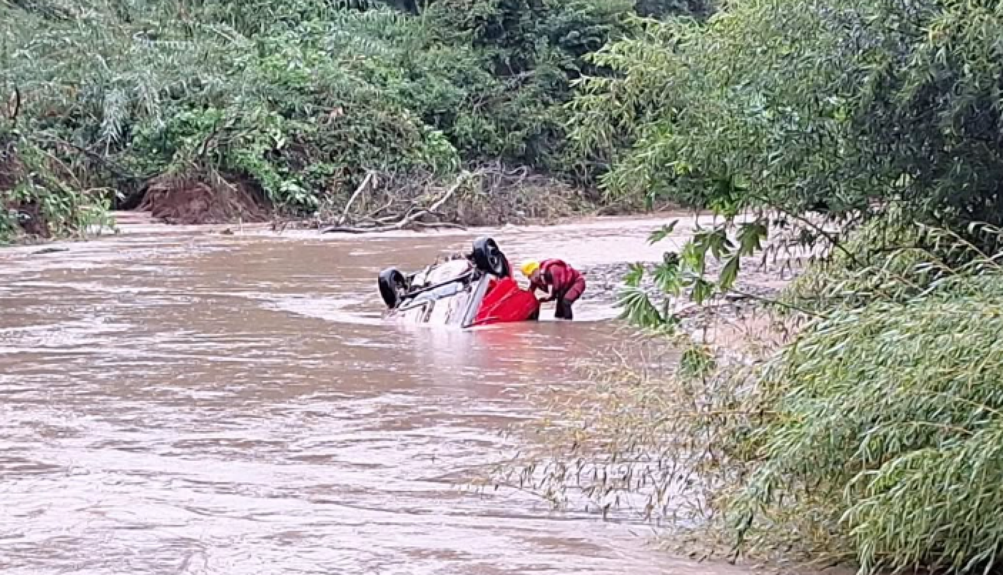 RS tem uma morte confirmada e 33 cidades com estragos causados pela chuva excessiva
