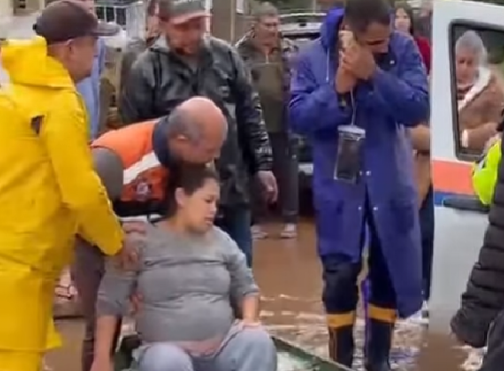 VÍDEO: Mulher grávida é resgatada de enchente em cidade do RS